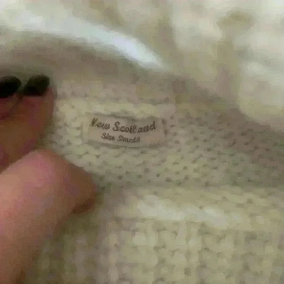 New Scotland Woman’s Turtleneck Sweater size S - Picture 3 of 7